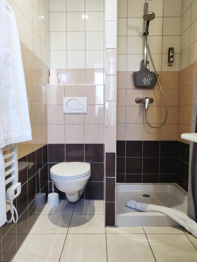 Logis Hotel Le Richelieu - Royan Atlantique Saujon Esterno foto