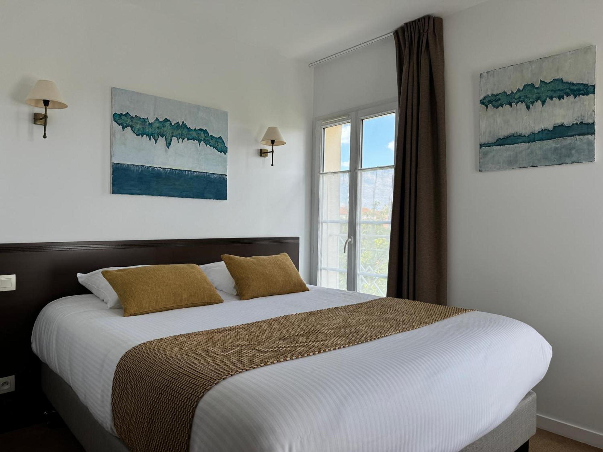 Logis Hotel Le Richelieu - Royan Atlantique Saujon Esterno foto