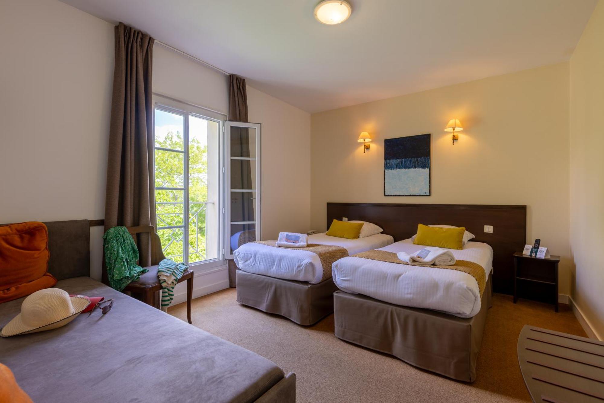 Logis Hotel Le Richelieu - Royan Atlantique Saujon Esterno foto