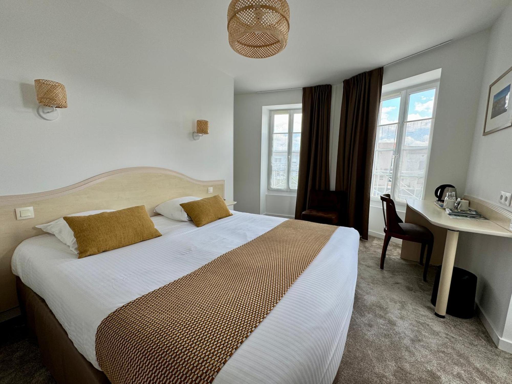 Logis Hotel Le Richelieu - Royan Atlantique Saujon Esterno foto