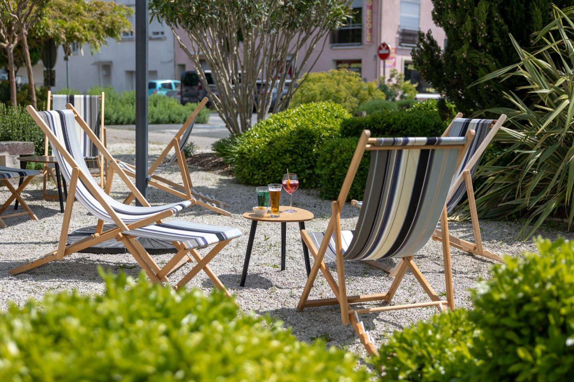 Logis Hotel Le Richelieu - Royan Atlantique Saujon Esterno foto